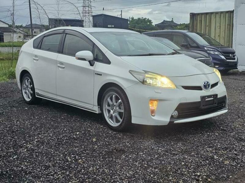 TOYOTA PRIUS