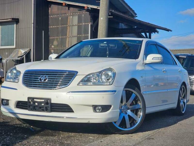 TOYOTA CROWN MAJESTA