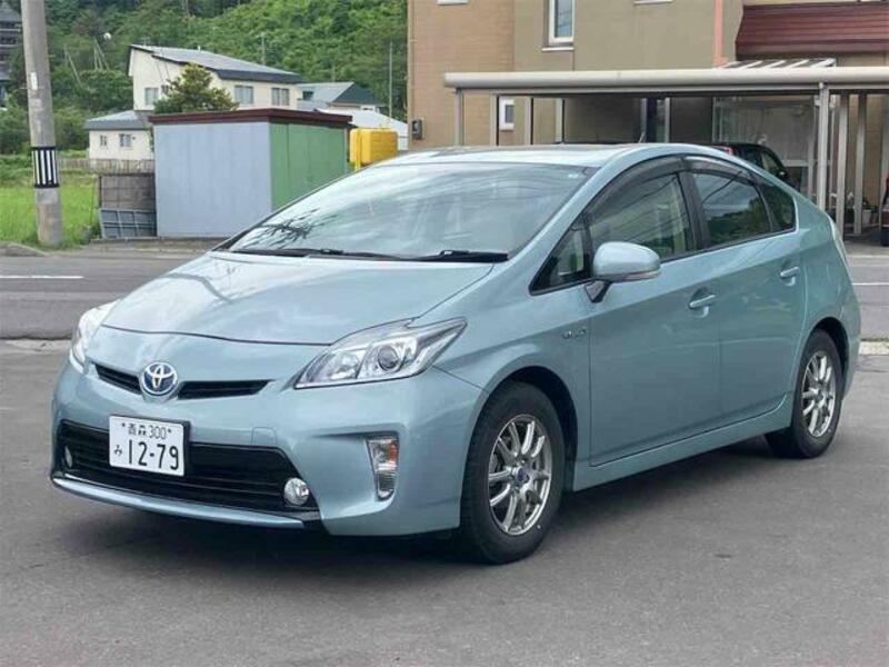 TOYOTA PRIUS