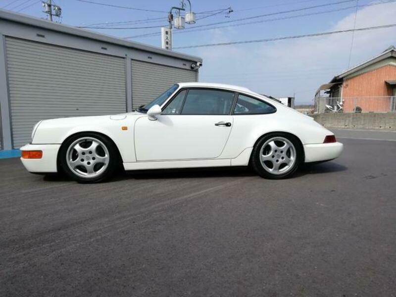 911