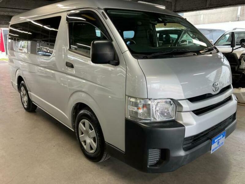 TOYOTA HIACE WAGON