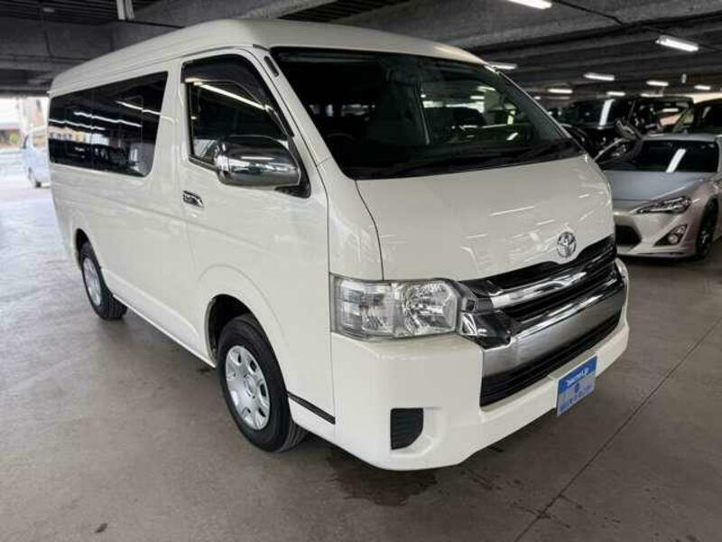 TOYOTA HIACE WAGON
