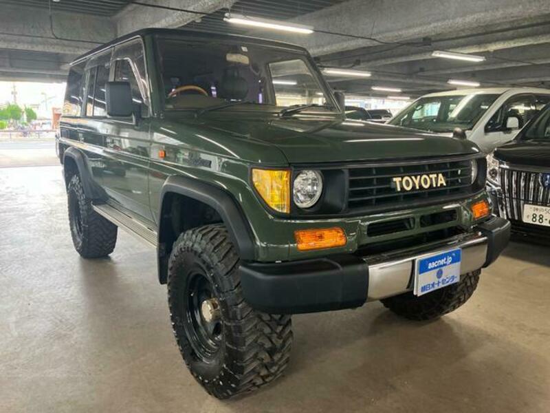 TOYOTA LAND CRUISER PRADO