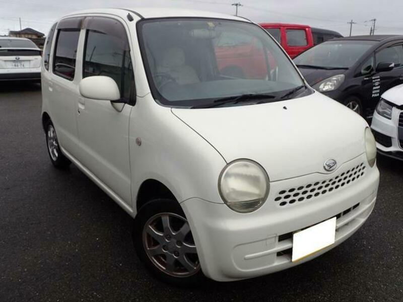 DAIHATSU MOVE LATTE
