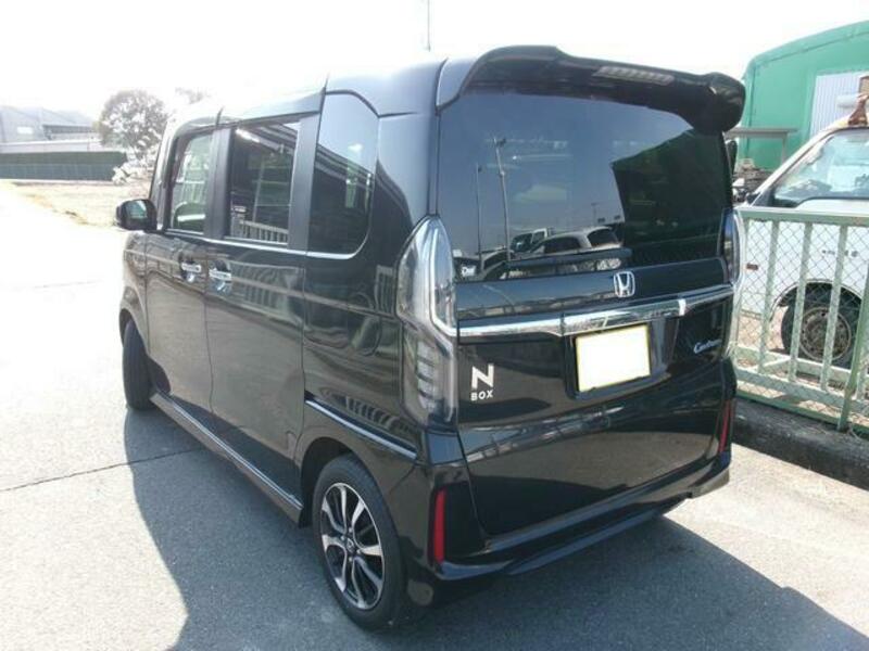 N BOX CUSTOM
