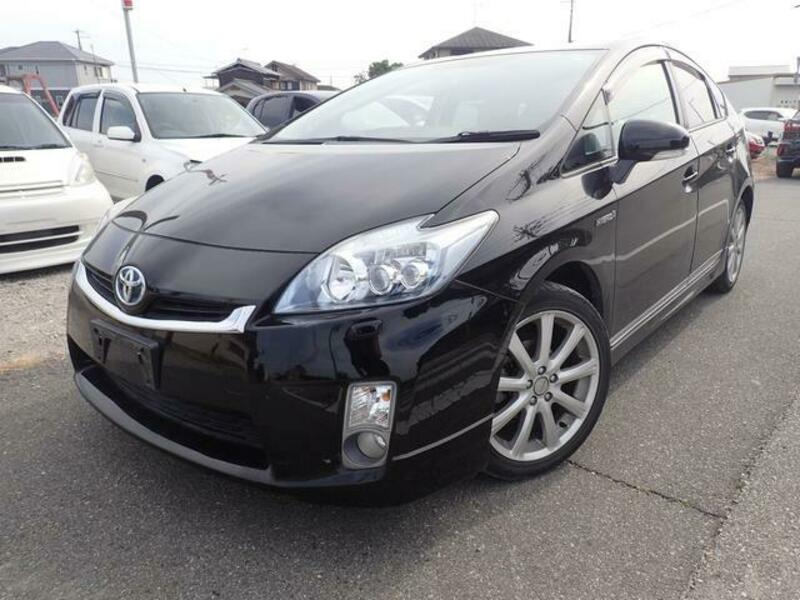 TOYOTA PRIUS