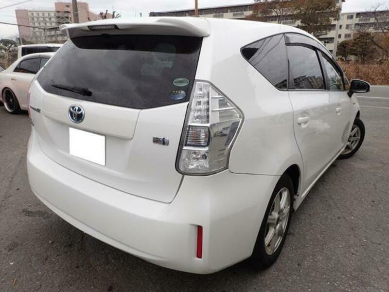 PRIUS ALPHA