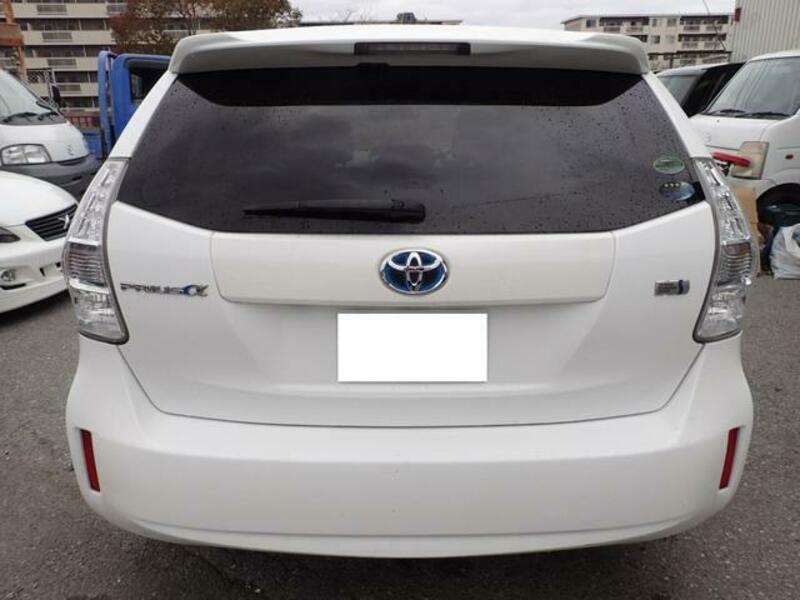 PRIUS ALPHA
