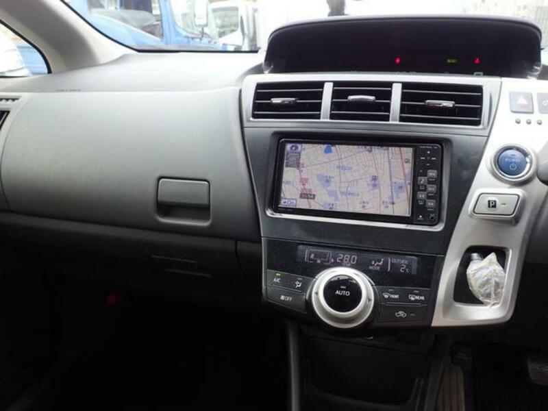 PRIUS ALPHA