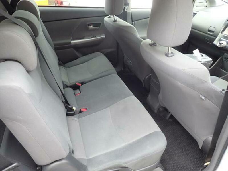PRIUS ALPHA