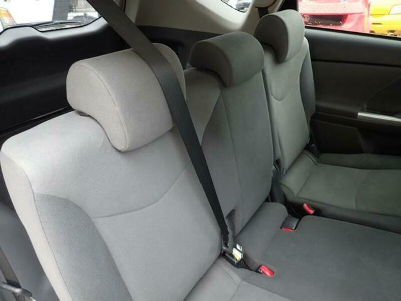 PRIUS ALPHA