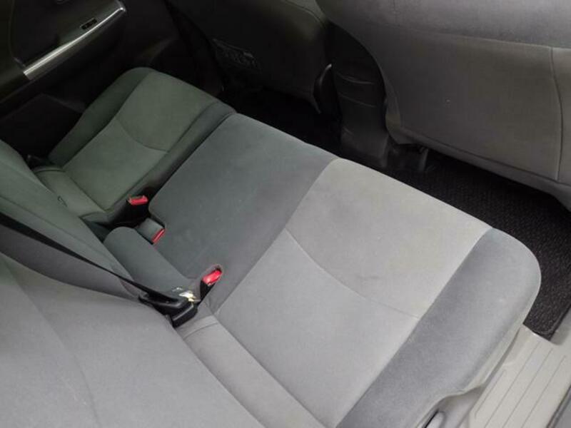 PRIUS ALPHA