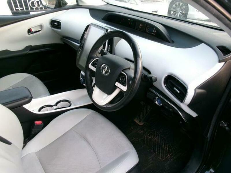 PRIUS PHV