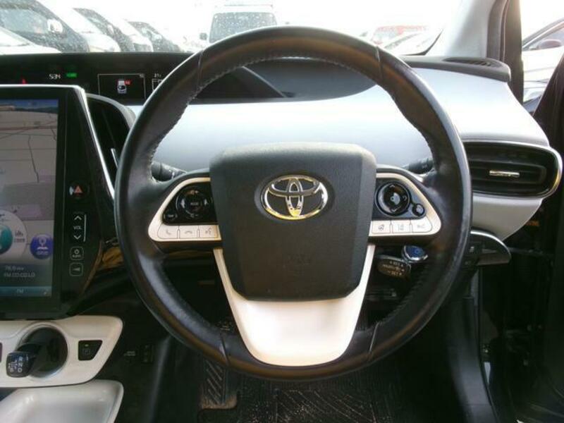 PRIUS PHV