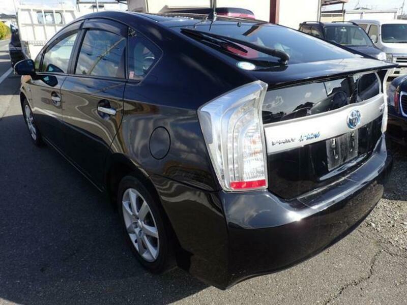 PRIUS PHV