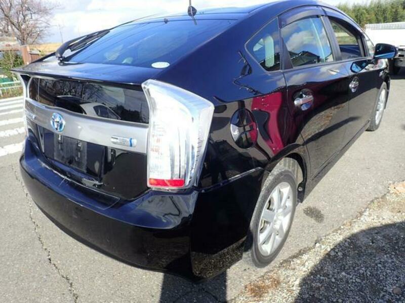PRIUS PHV