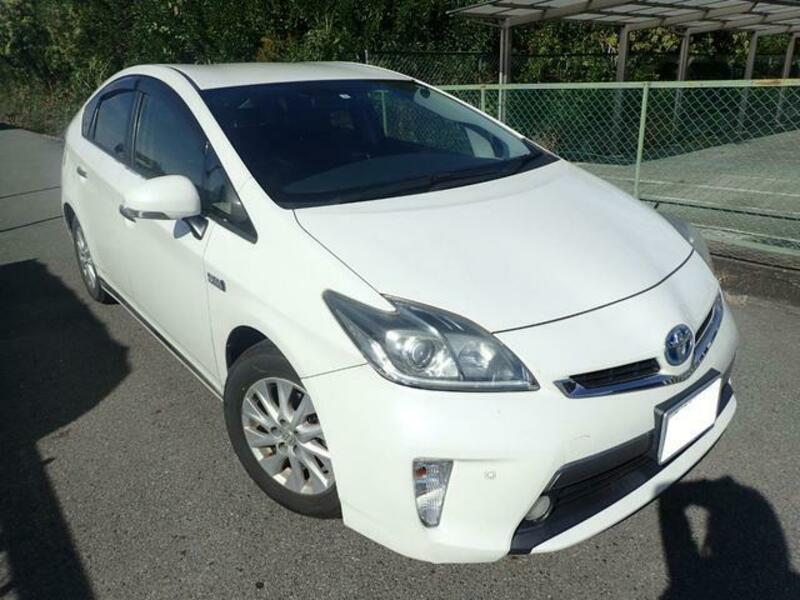 TOYOTA PRIUS PHV