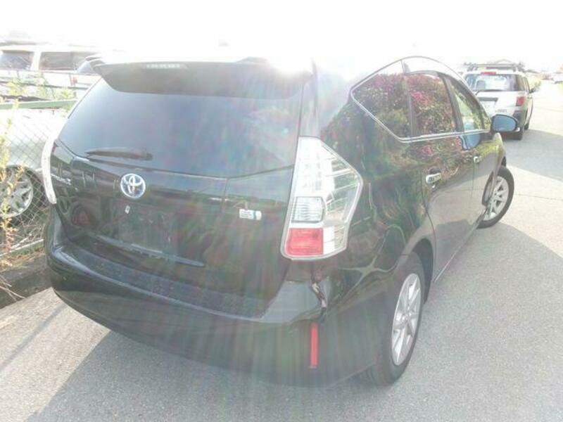 PRIUS ALPHA