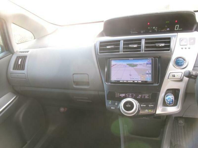 PRIUS ALPHA