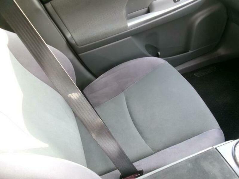 PRIUS ALPHA