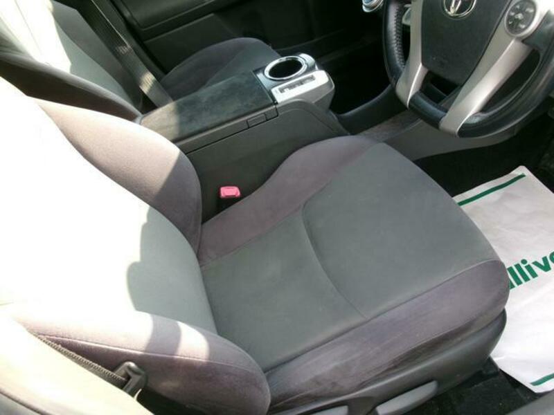 PRIUS ALPHA