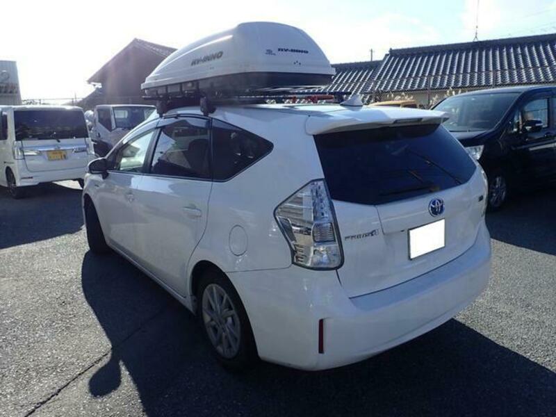 PRIUS ALPHA