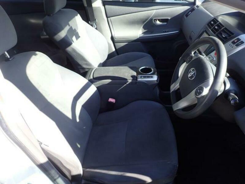 PRIUS ALPHA