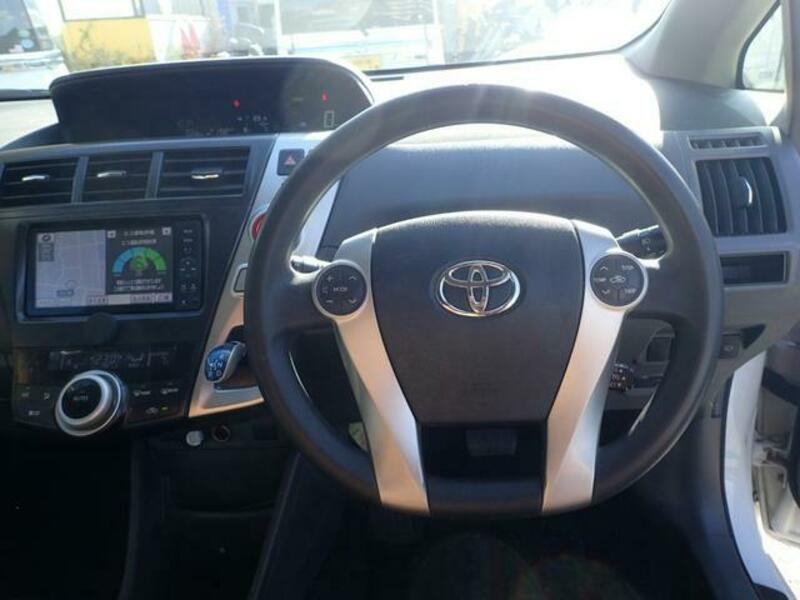 PRIUS ALPHA