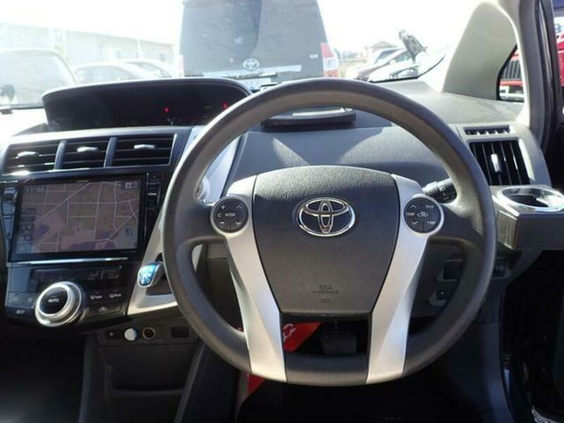 PRIUS ALPHA