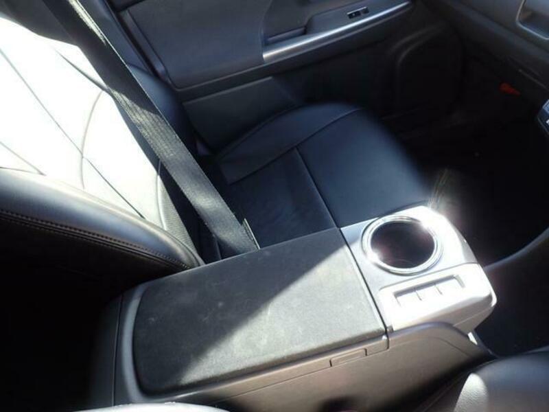 PRIUS ALPHA