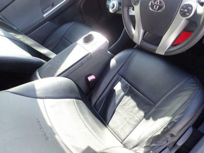 PRIUS ALPHA