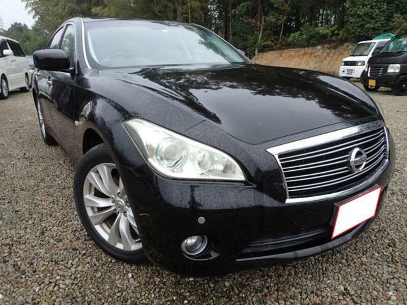 NISSAN FUGA