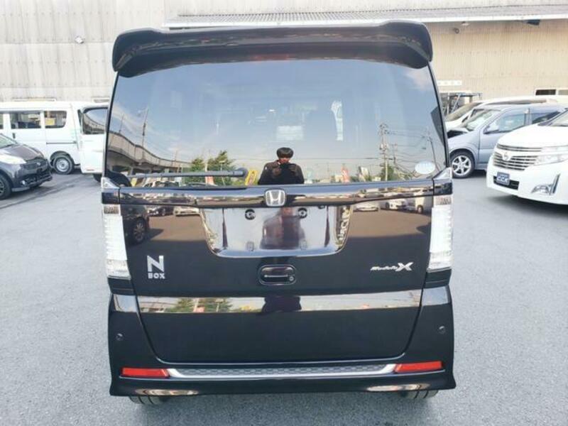 N BOX