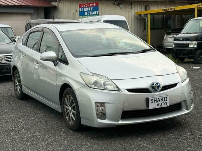 TOYOTA PRIUS