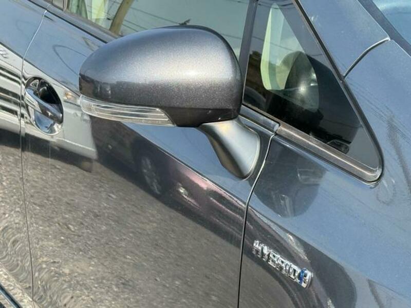 PRIUS ALPHA