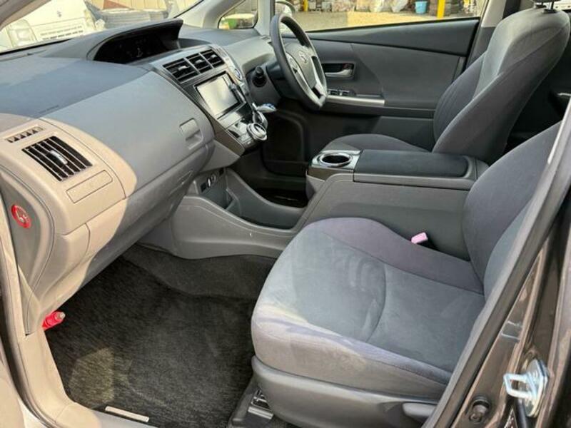 PRIUS ALPHA
