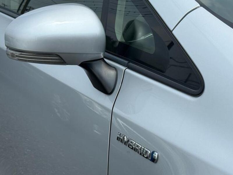 PRIUS ALPHA
