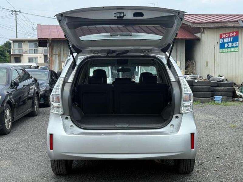 PRIUS ALPHA
