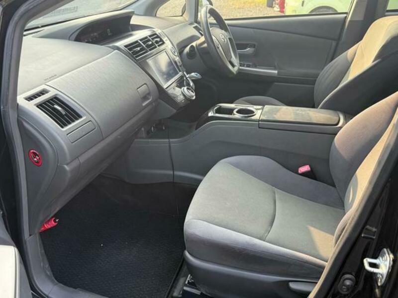 PRIUS ALPHA