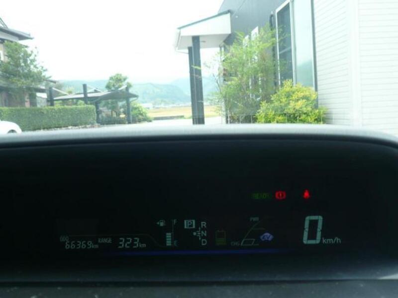 PRIUS ALPHA