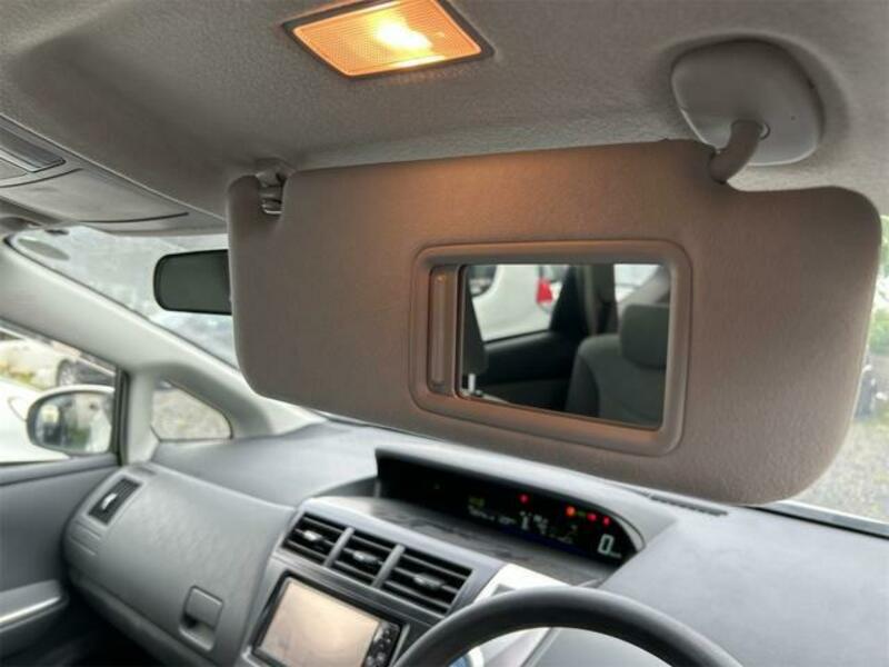 PRIUS ALPHA