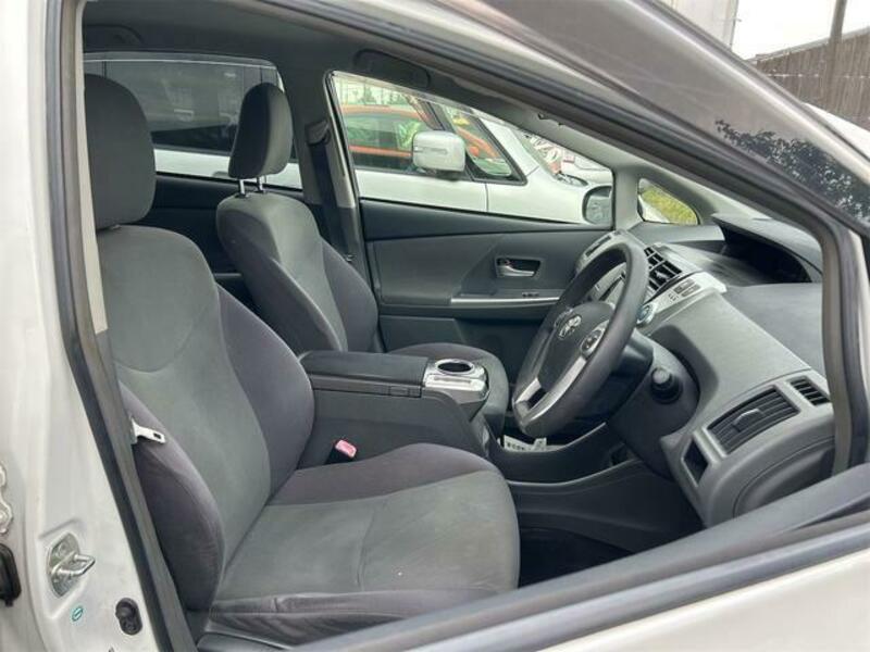 PRIUS ALPHA