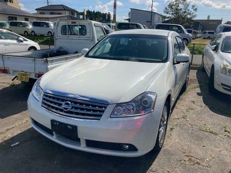 NISSAN FUGA