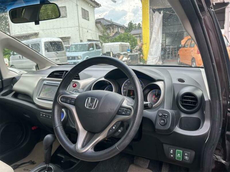 FIT HYBRID
