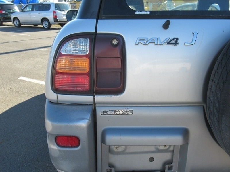 RAV4