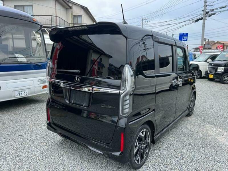 N BOX CUSTOM