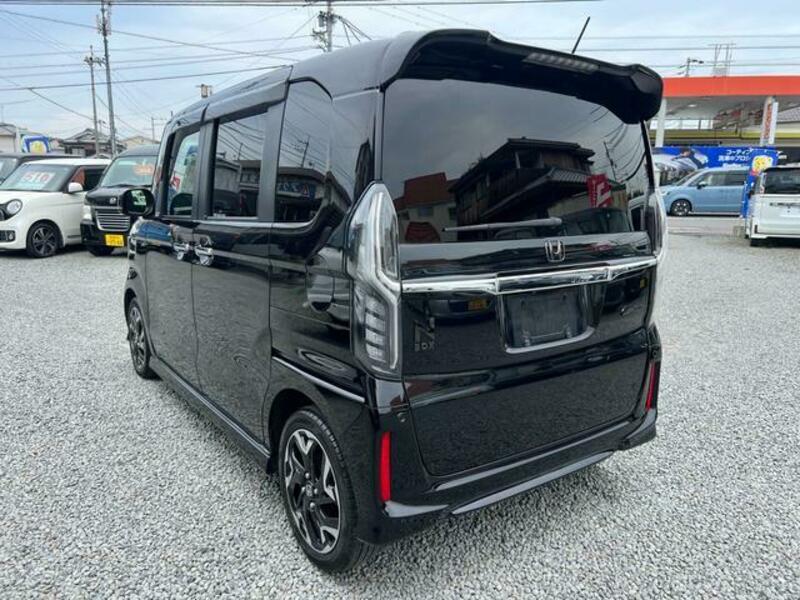 N BOX CUSTOM