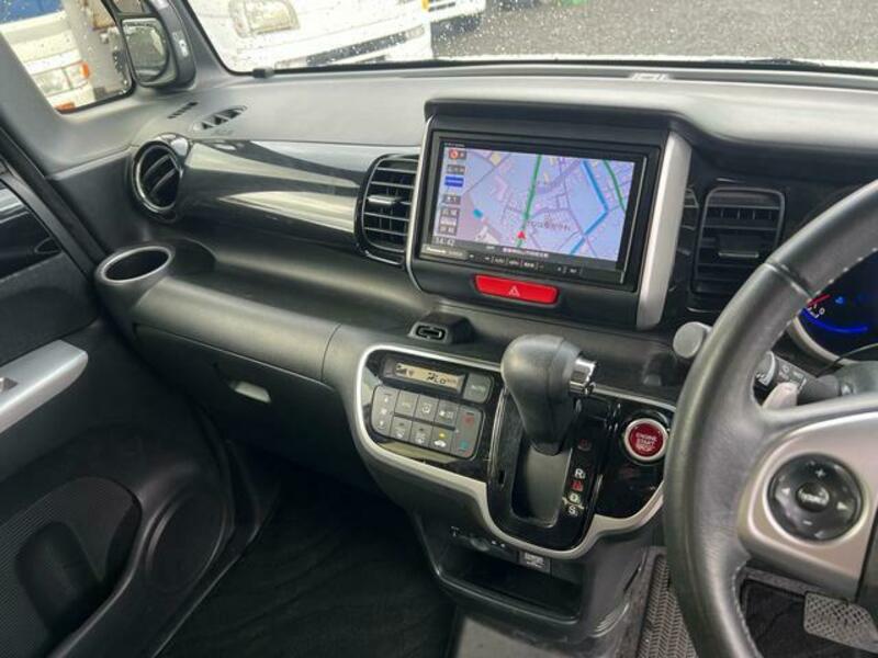 N BOX CUSTOM