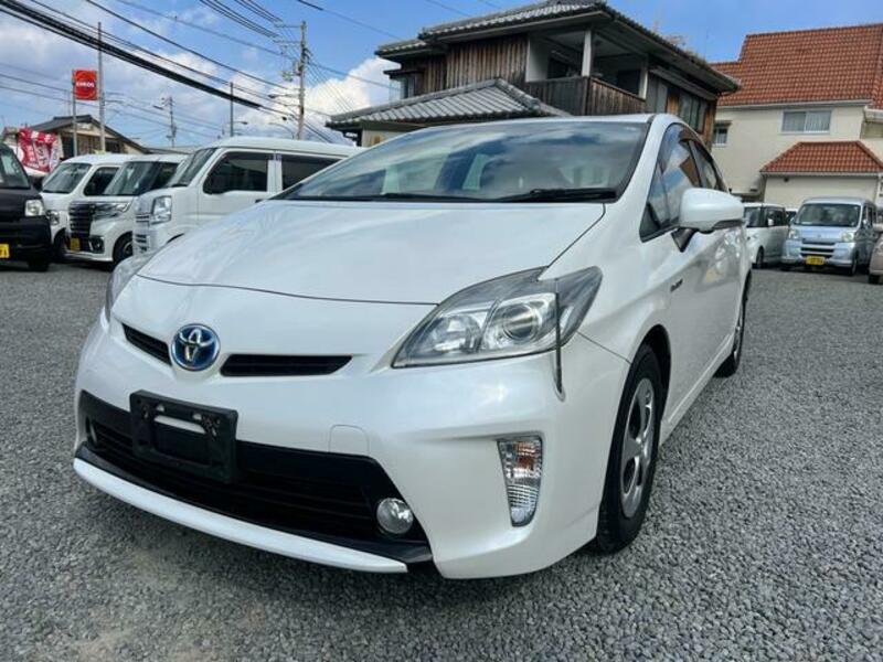 TOYOTA PRIUS