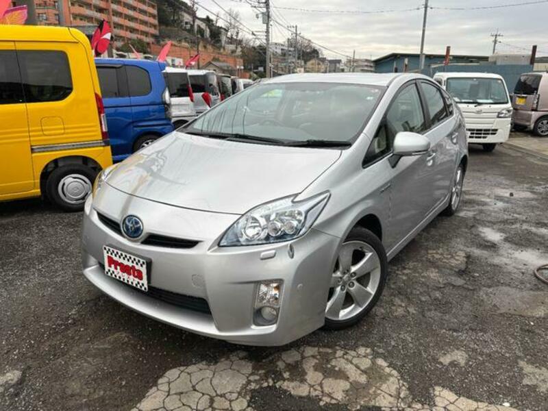 TOYOTA PRIUS